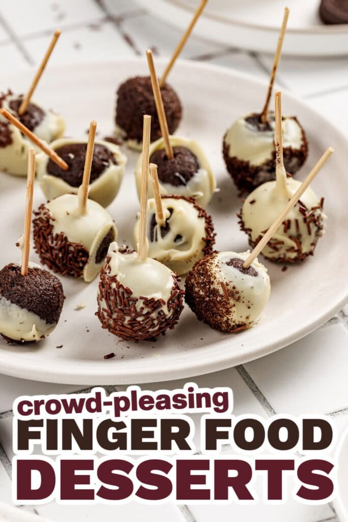 Finger Food Desserts-No-bake Oreo Cake Pops