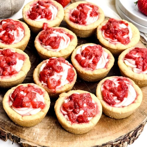 Strawberry Cheesecake Stuffed Cookies Cups