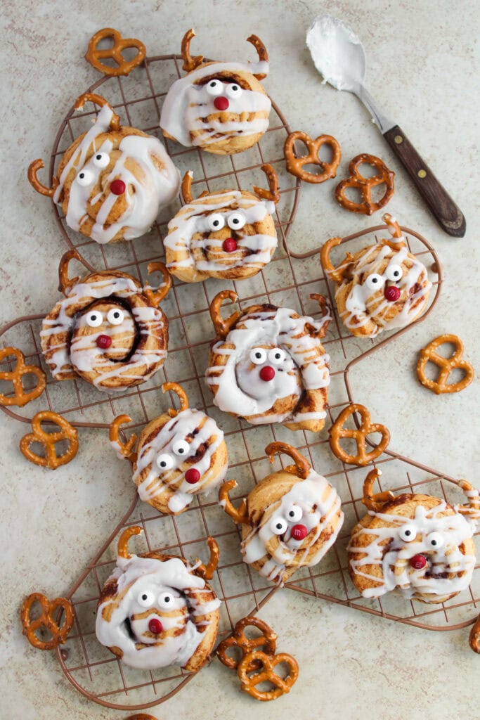 Cinnamon Roll Reindeer Process 