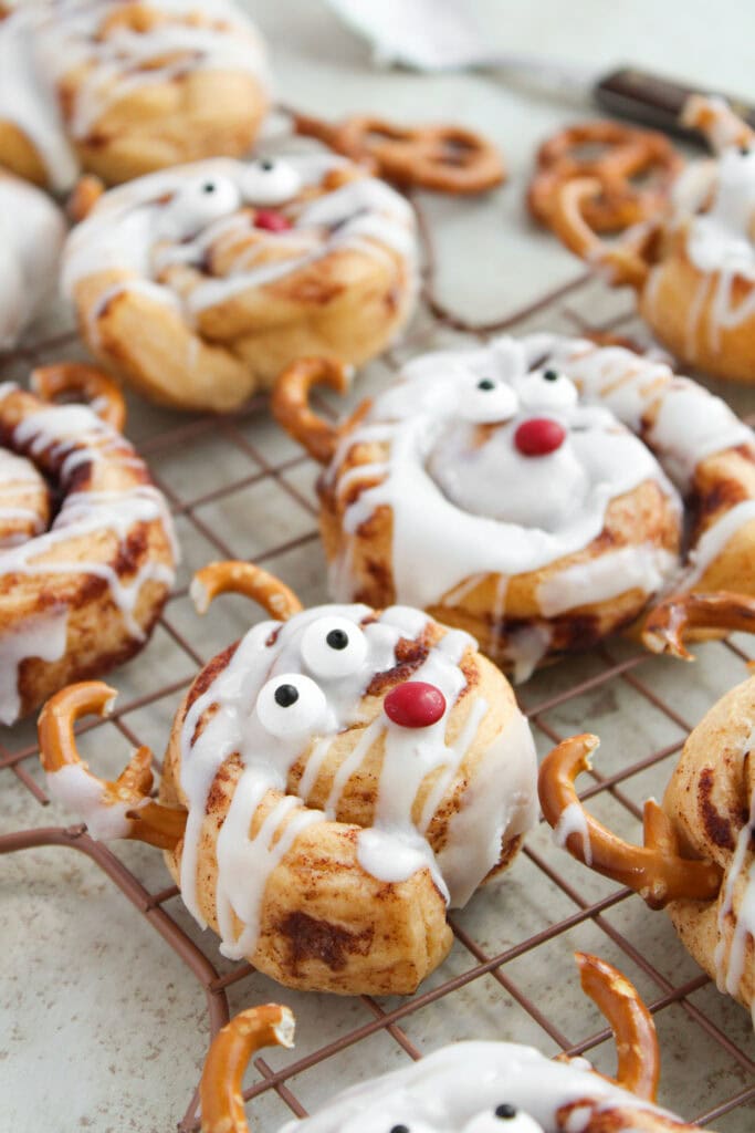 Cinnamon Roll Reindeer Process 