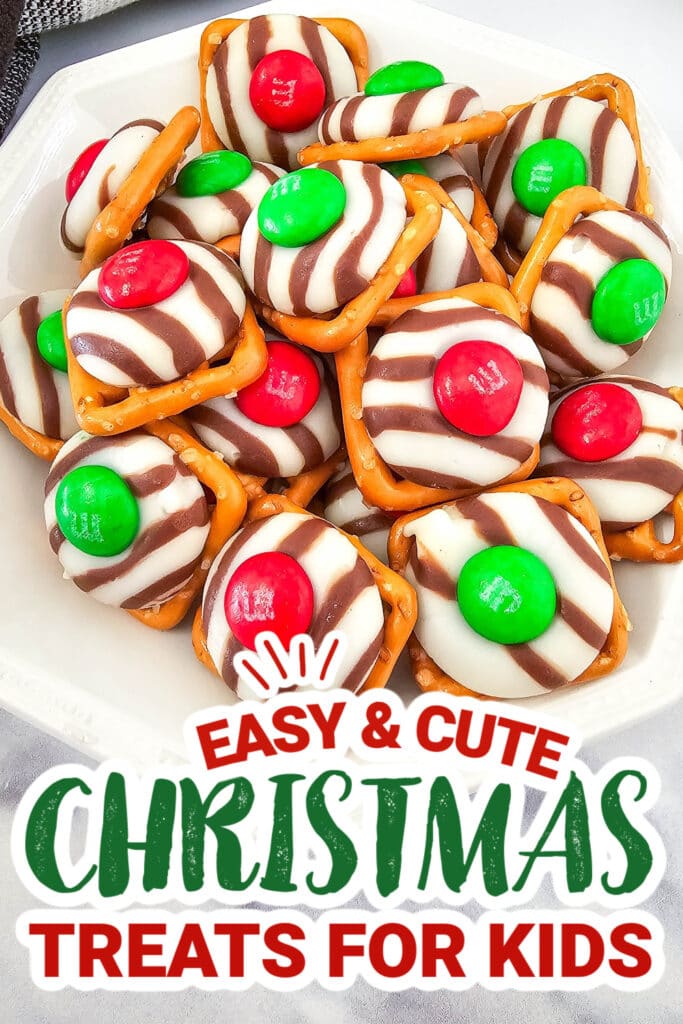 kids christmas treats-Christmas M&Ms Pretzel Hugs