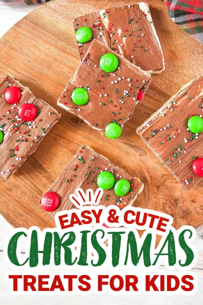 kids christmas treats-Christmas S’mores Graham Cracker Bark
