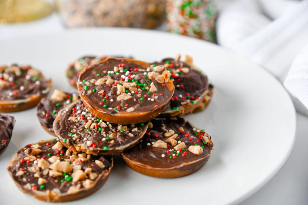 Christmas Ritz Cracker Toffee Bites 