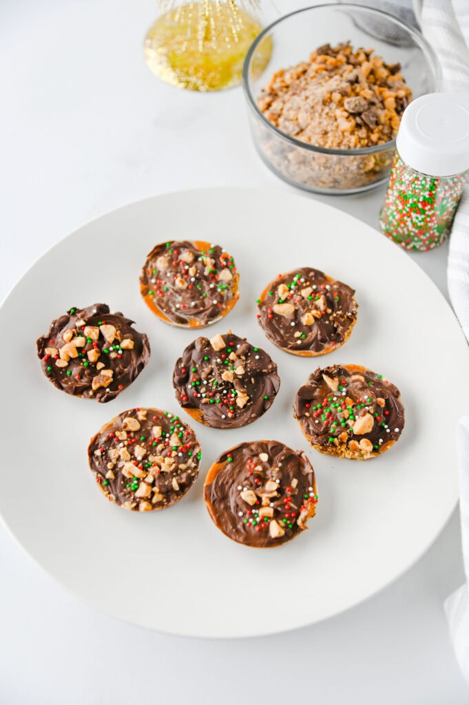 Christmas Ritz Cracker Toffee Bites