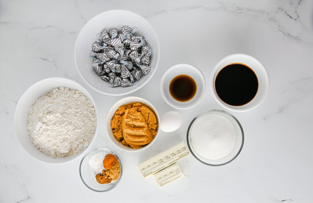 Gingerbread Hershey’s Hugs Cookies Process Ingredients